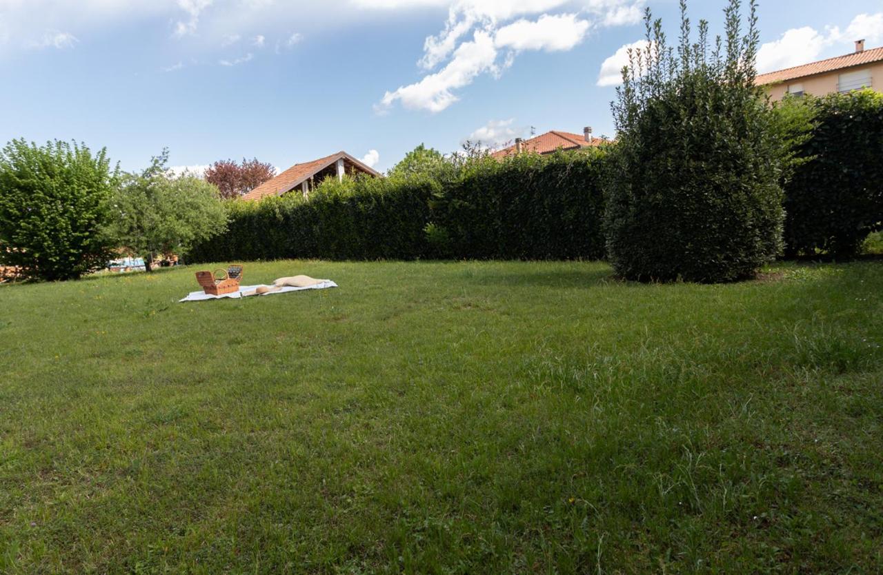 Profumodilago Angera Exteriör bild